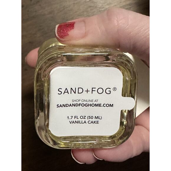 Sand + Fog Vanilla Cake Eau de Parfum Perfume Oil Dropper 1.7 oz - NEW Cake Musk - Picture 3 of 3